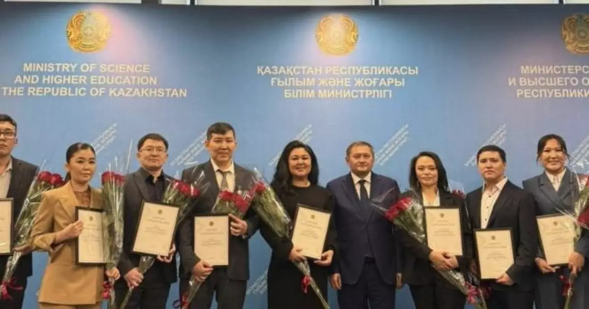  10 жас ғалымға пәтер сертификаты табысталды 