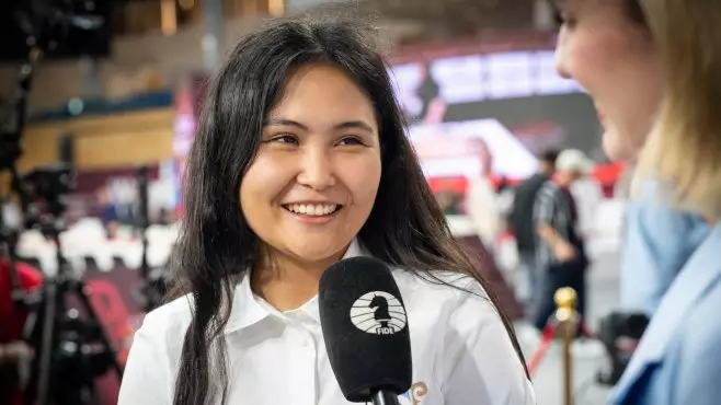 Главная цель, самая тяжелая партия и третий титул. Бибисара Асаубаева - о победе на ЧМ по шахматам