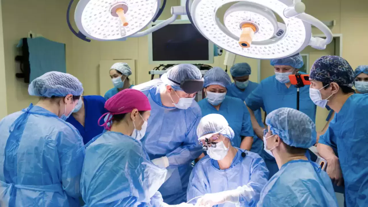 «Тынысы тоқтап қалды»: Атырауда дәрігерлер 4 айлық сәбиді құтқарды