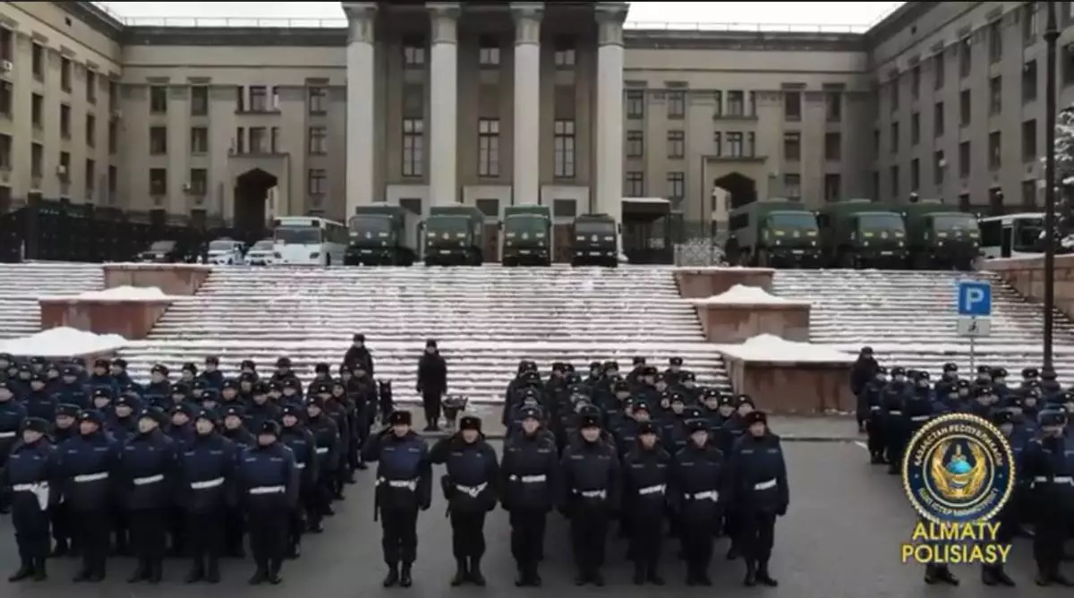 Полиция перешла на усиленный режим в праздничные дни в Алматы