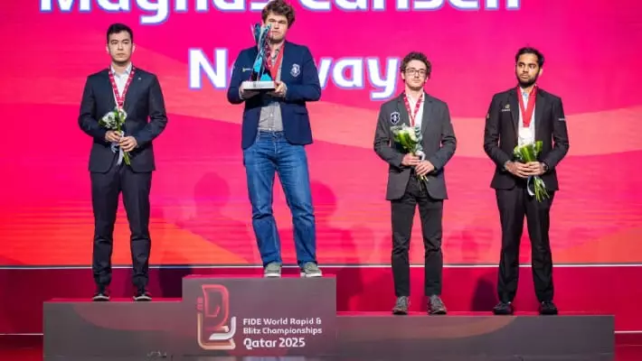 Нодирбек Абдусатторов уступил Карлсену в финале ЧМ по блицу