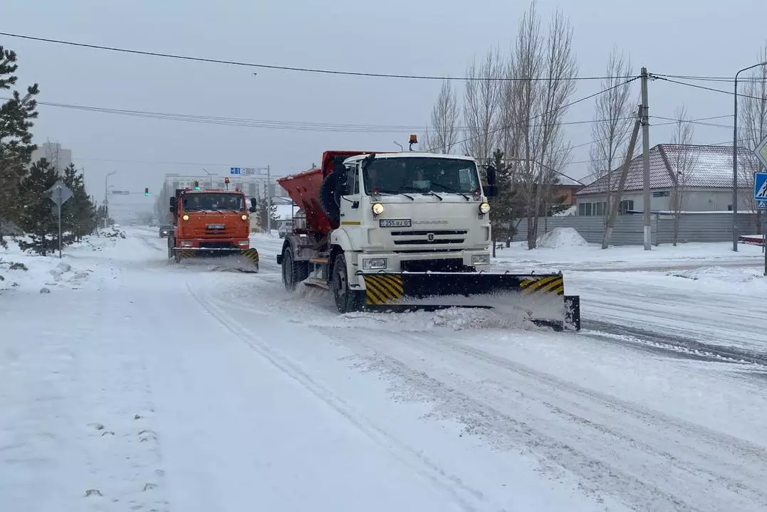 В Астане усилили работу коммунальных служб