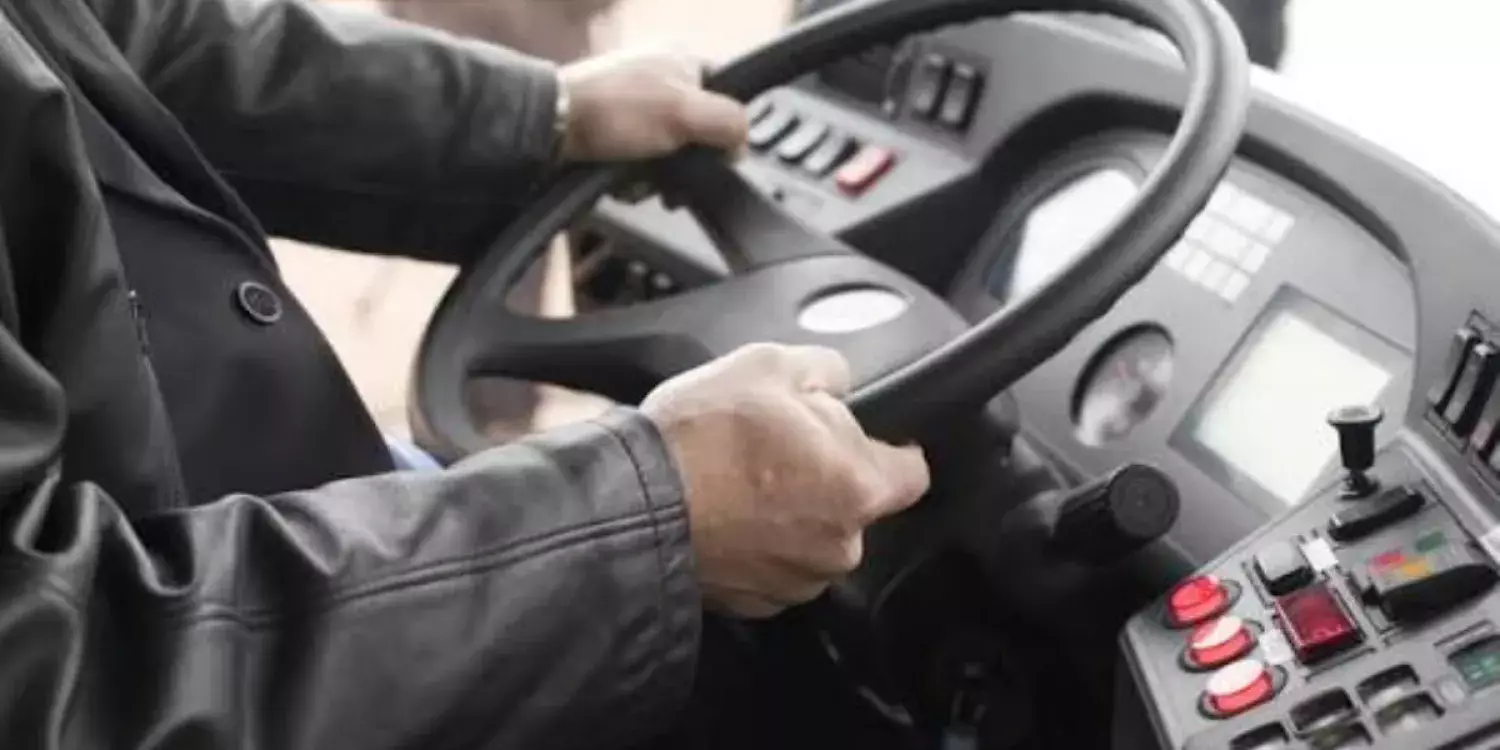 Шығыс Қазақстанда жүргізуші автобус айдап келе жатып көз жұмды