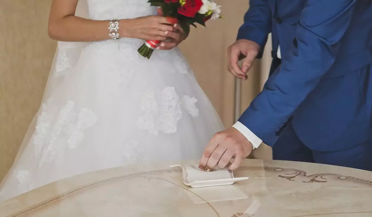 В Узбекистане хотят запретить браки с родственниками и детьми