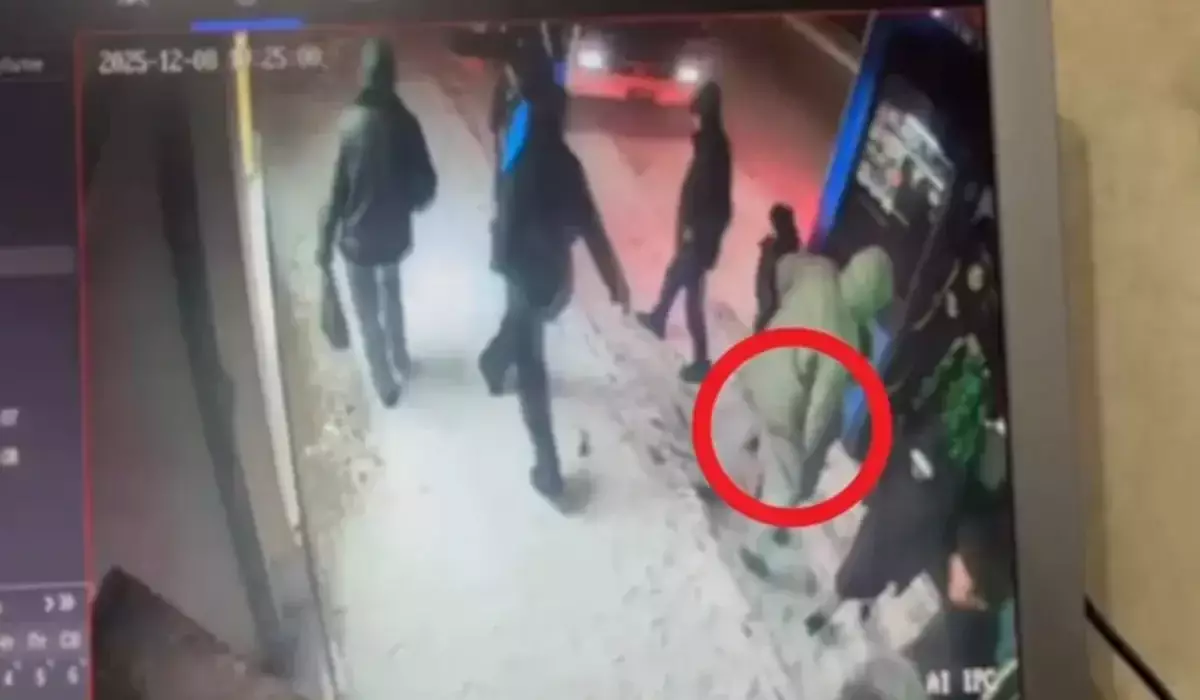 Астанада автобусқа мінген оқушы қызды шетел азаматы тонап кеткен