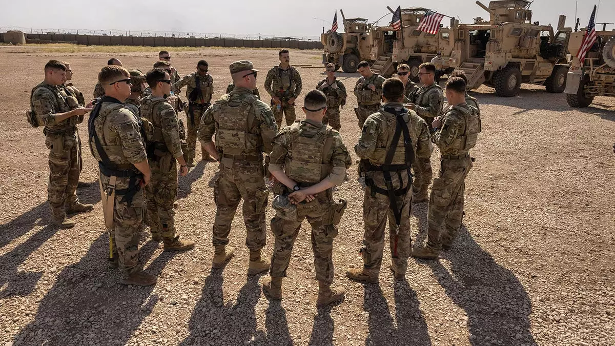 ИГИЛ использует хаос в Сирии, а удары США обнажают растущую угрозу.