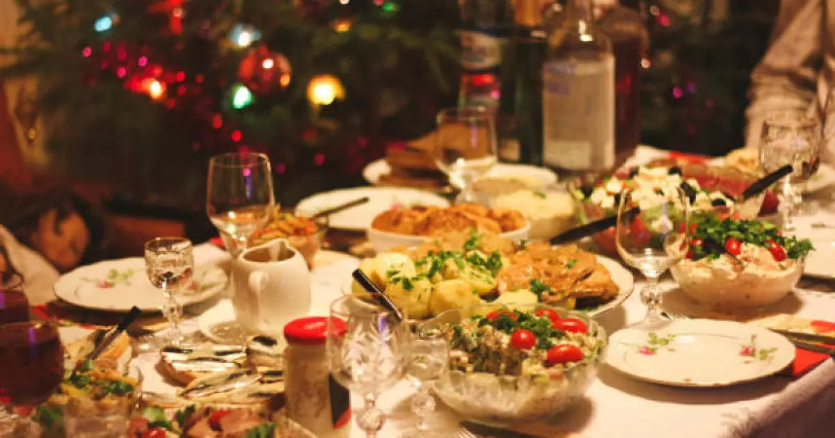   Жаңа жылды қарсы аларда дастарханға не қойған дұрыс?   