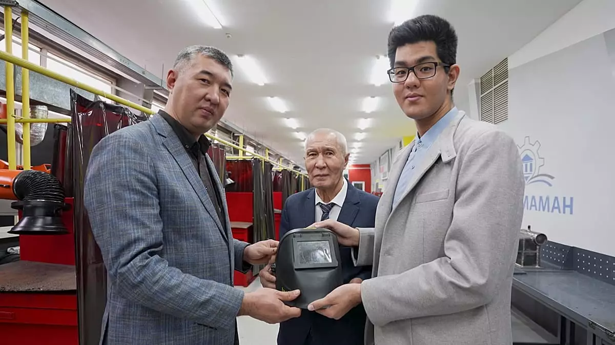 Видео: семья сварщиков и будущее рабочих профессий в Казахстане