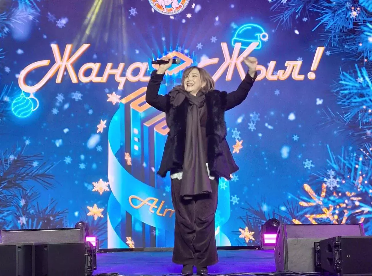 Алматының Астана алаңында мерекелік концерт өтіп жатыр