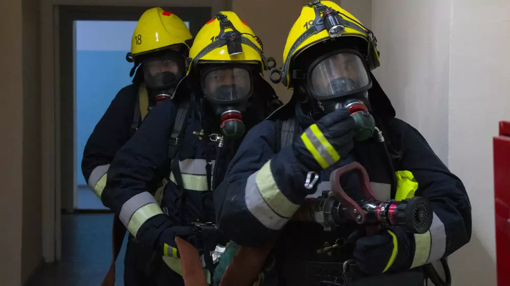 1,5 минуты на сборы. История пожарного из Алматы