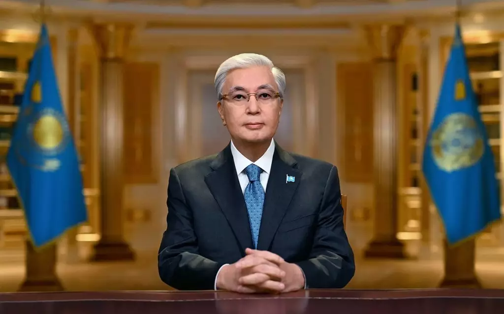 Токаев поздравил казахстанцев с новым 2026 годом