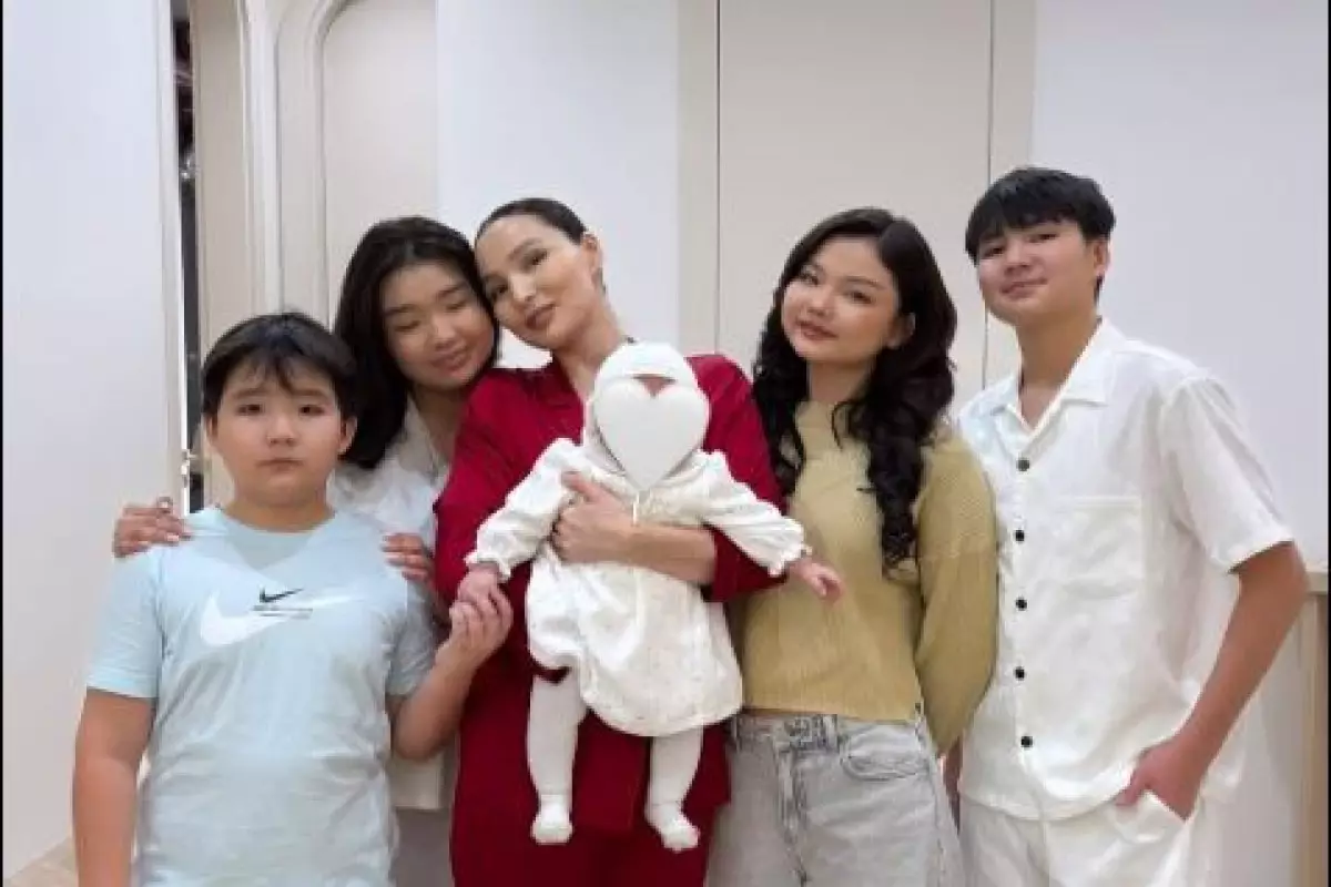 «Қайрат халқын таңдады»: Жұлдыз Әбдікәрімова Жаңа жылмен жалғыз құттықтады (ВИДЕО)