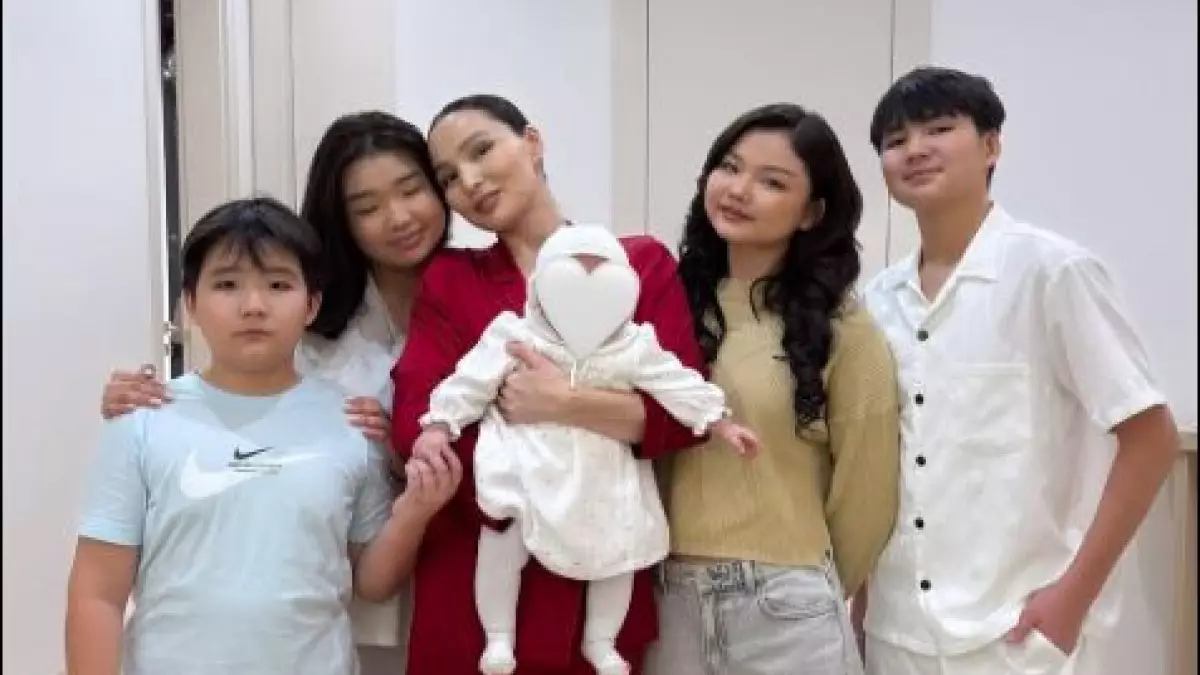 «Қайрат халқын таңдады»: Жұлдыз Әбдікәрімова көпшіліктің сұрағына жауап берді (ВИДЕО)