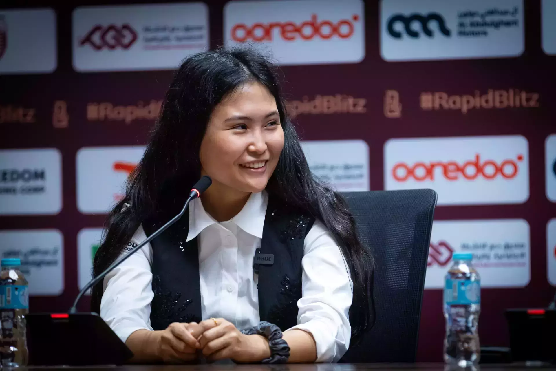 Токаев наградил орденом казахстанскую шахматистку