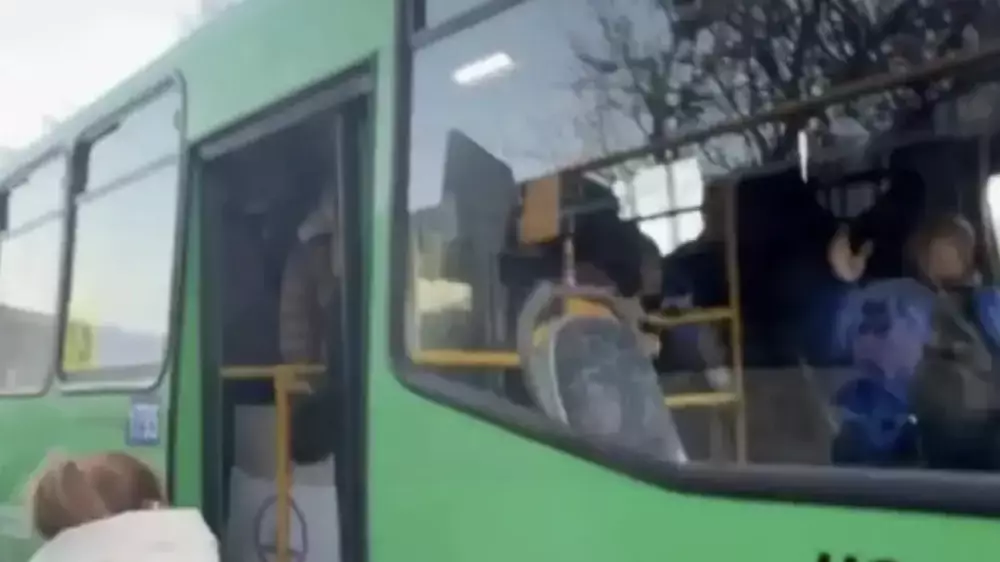 Алматы облысында автобуста жанжал шығарған ер адам қамалды