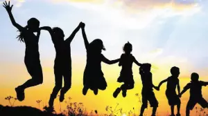 Биылдан бастап көпбалалы отбасылардың жәрдемақылары қаншалықты ұлғаяды?