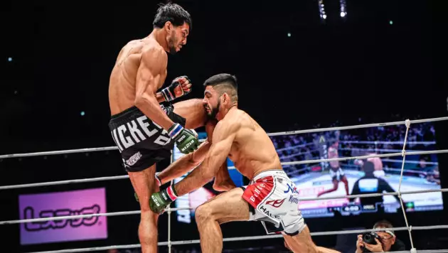 Нокаутом за 13 секунд обернулся бой узбекского бойца за титул чемпиона