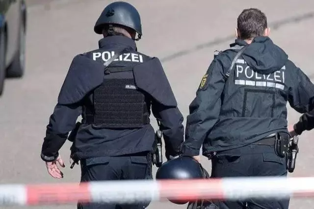 Жаңа жыл түні ондаған полицей пиротехникадан жарақат алды