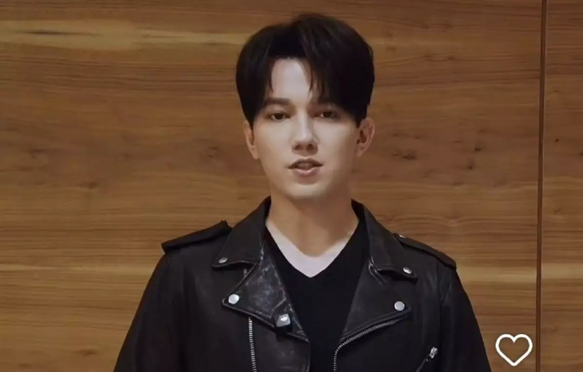 Димаш Кудайберген тепло поздравил всех с Новым годом