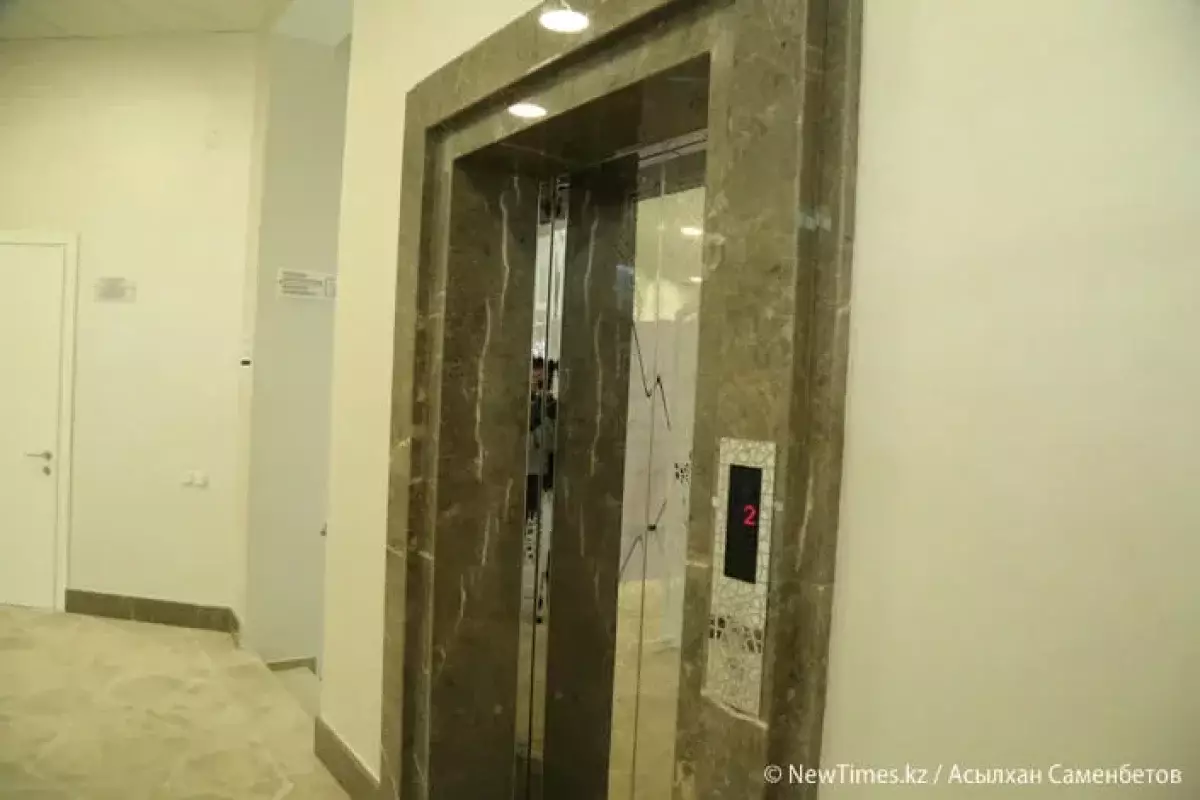 11 человек застряли в лифте в новогоднюю ночь в Астане