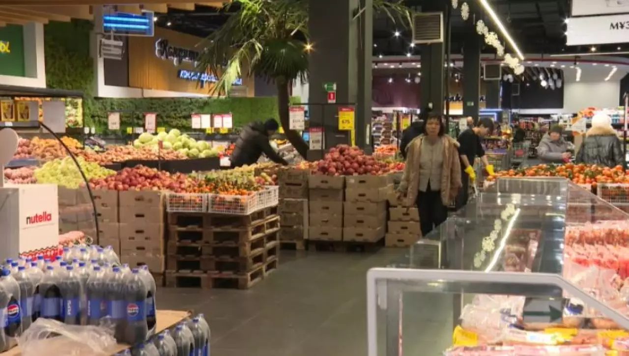 Цены на продукты питания остаются прежними в Казахстане