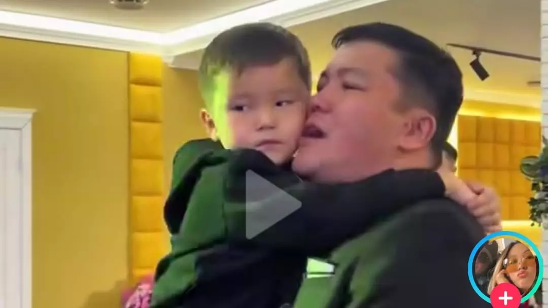 "Шайтан қосады": "Тұрсынбек тоқалдан туған баласымен шықты"деп жұрт оны сөгіп, қарғап жатыр