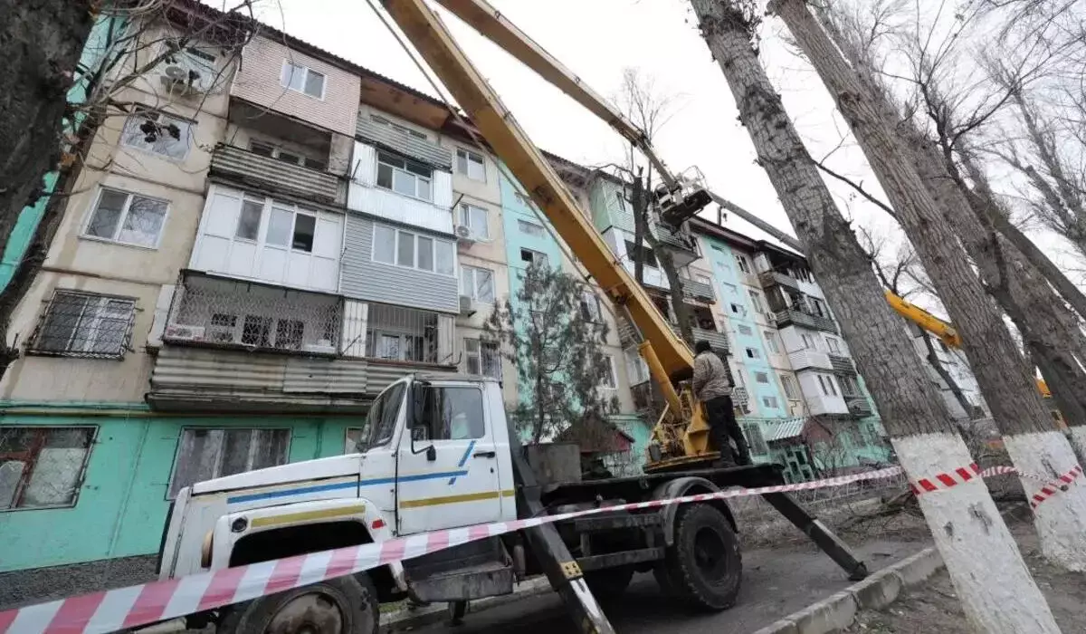 Таразда бес қабатты үйдегі өрттен зардап шеккендерге көмек көрсетіледі