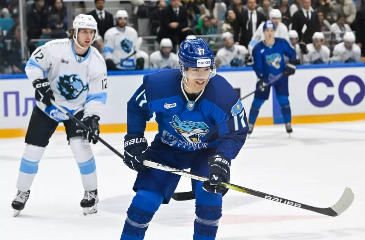 С какими игроками ХК "Барыс" перезаключил контракты