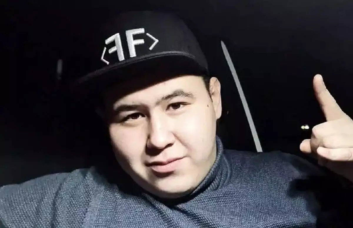 Известный диджей Иманбек остановился на трассе и спас пассажиров такси в Павлодарской области