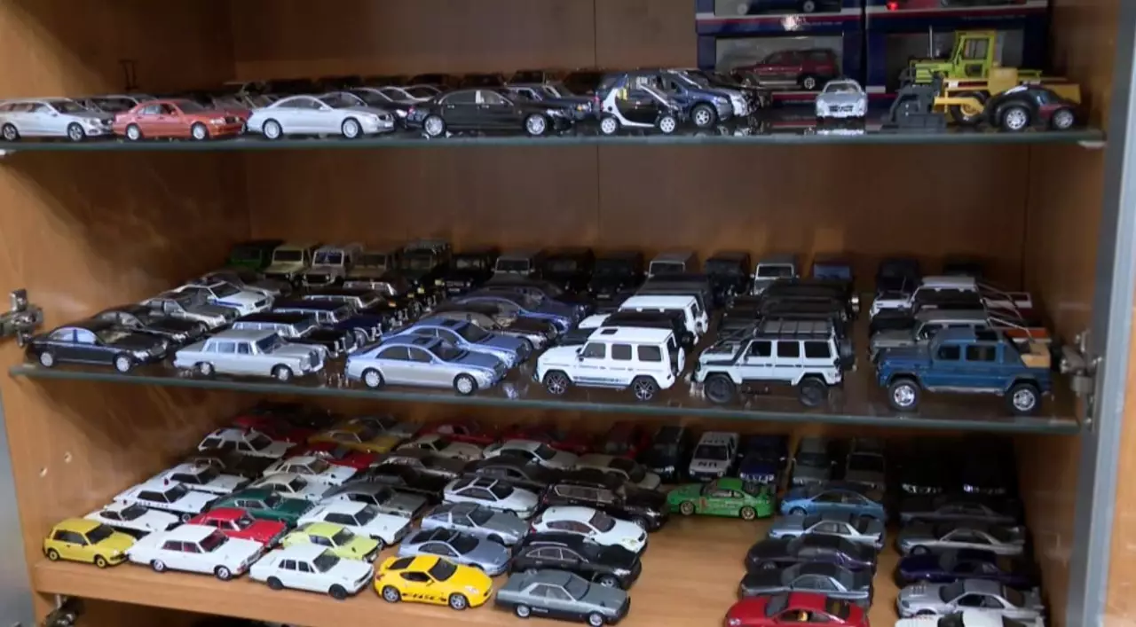 Алматы тұрғыны 1000 ойыншық көлік жинаған