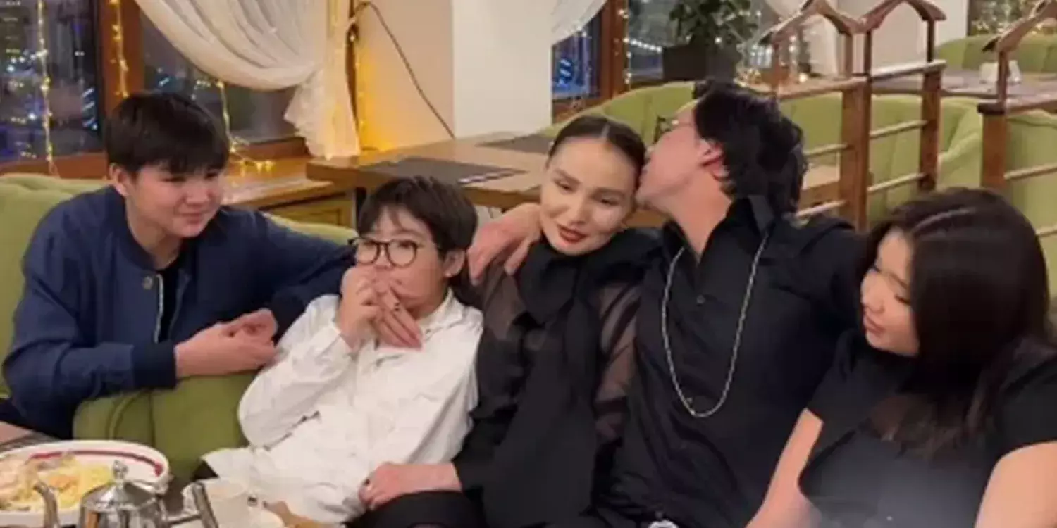 Қайрат Нұртас пен Жұлдыз Әбдікәрімова Жаңа жылды бірге қарсы алды