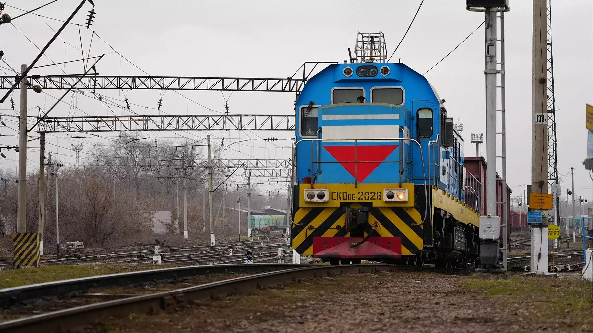 1,6 тыс. км путей и почти 2 тыс. новых вагонов: что изменится на железных дорогах Казахстана