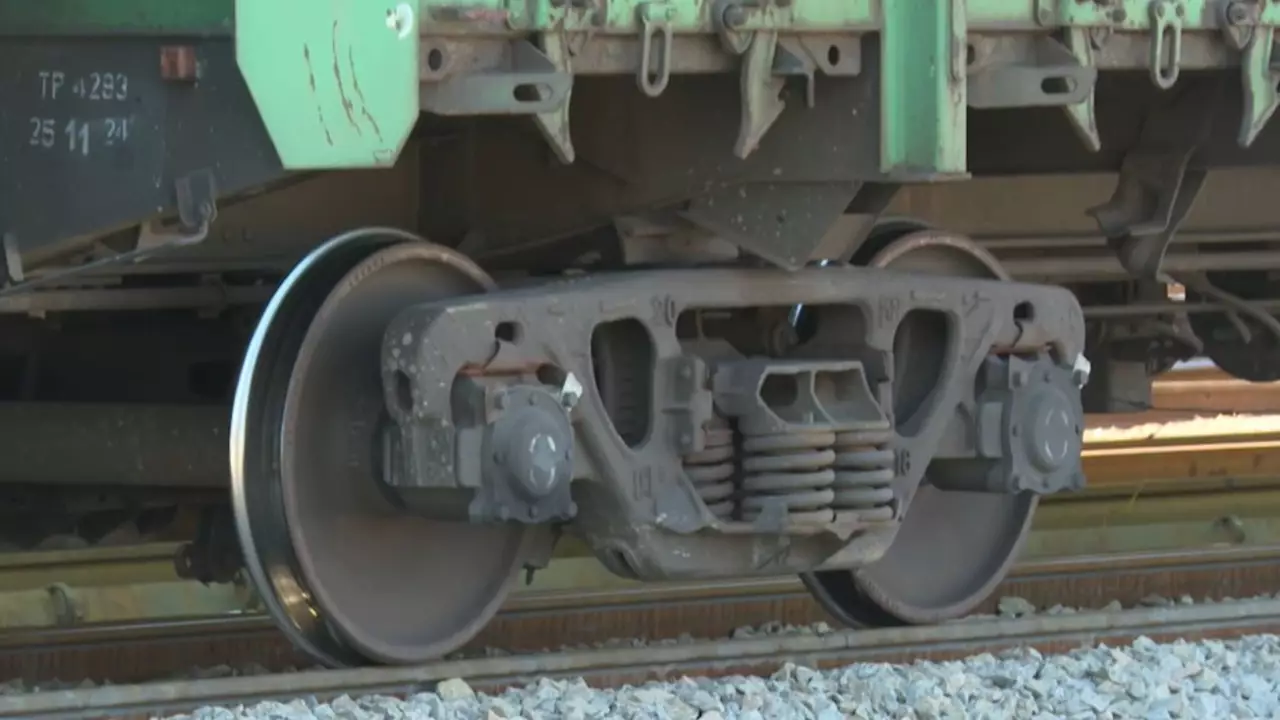 Объем железнодорожных перевозок достиг 318 млн тонн в 2025 году