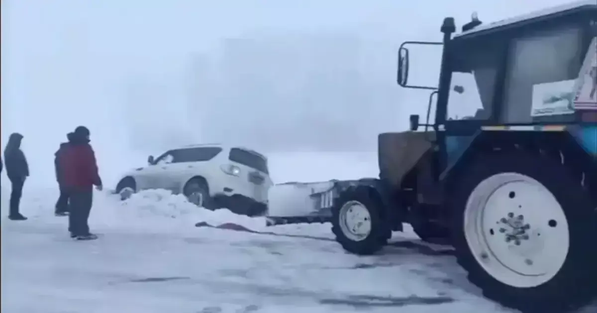 ДТП на трассе Усть-Каменогорск – Семей: три автомобиля вылетели с трассы