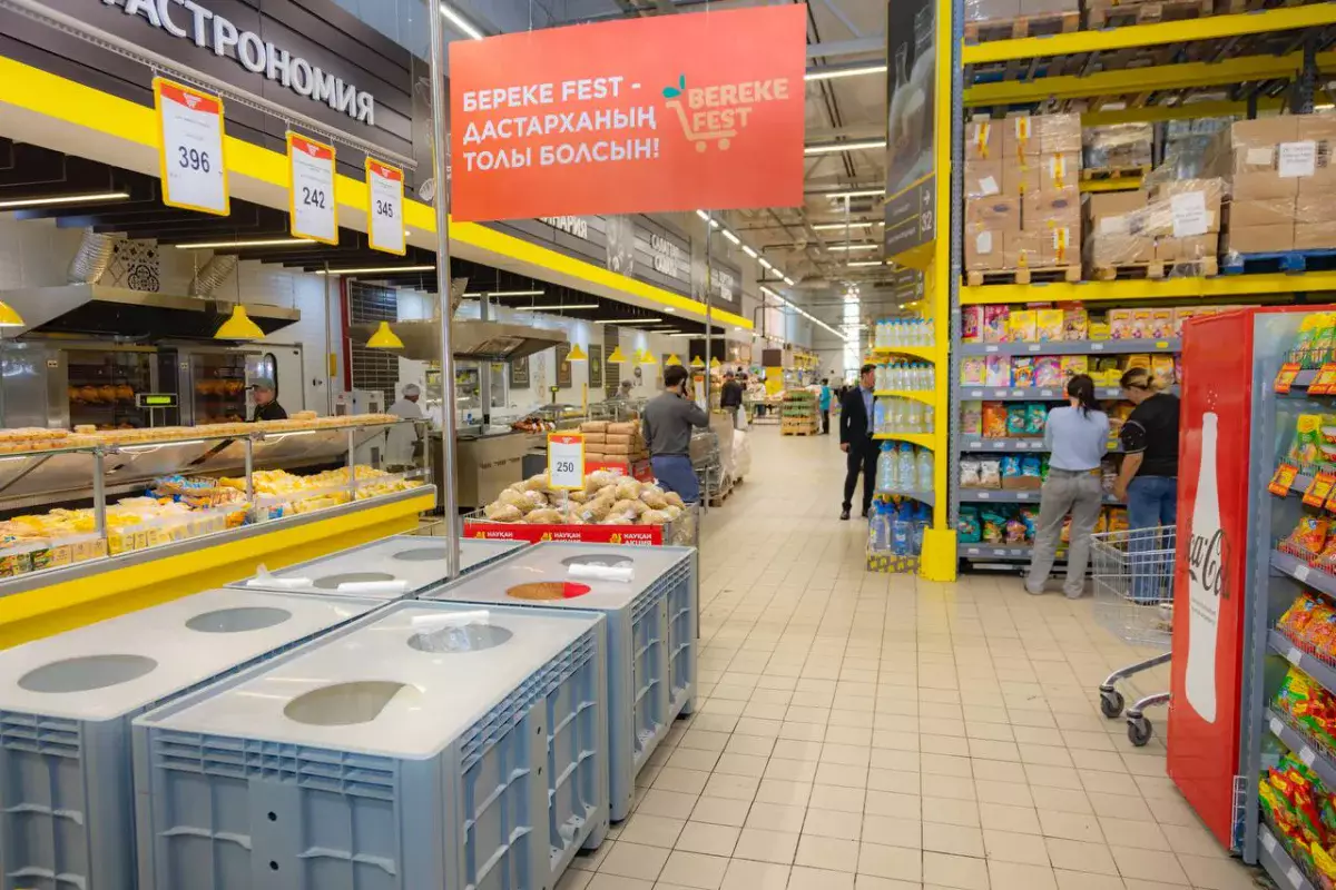 Министр Арман Шаққалиев сауда желілеріне мониторинг жүргізді