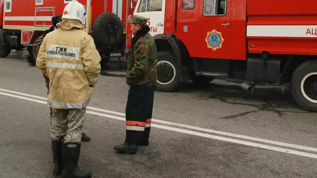 Пожар в алматинской высотке привел к эвакуации 60 жильцов