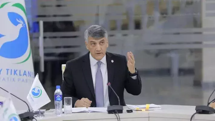 Алишер Кадыров призвал узбекистанцев как можно скорее покинуть Россию