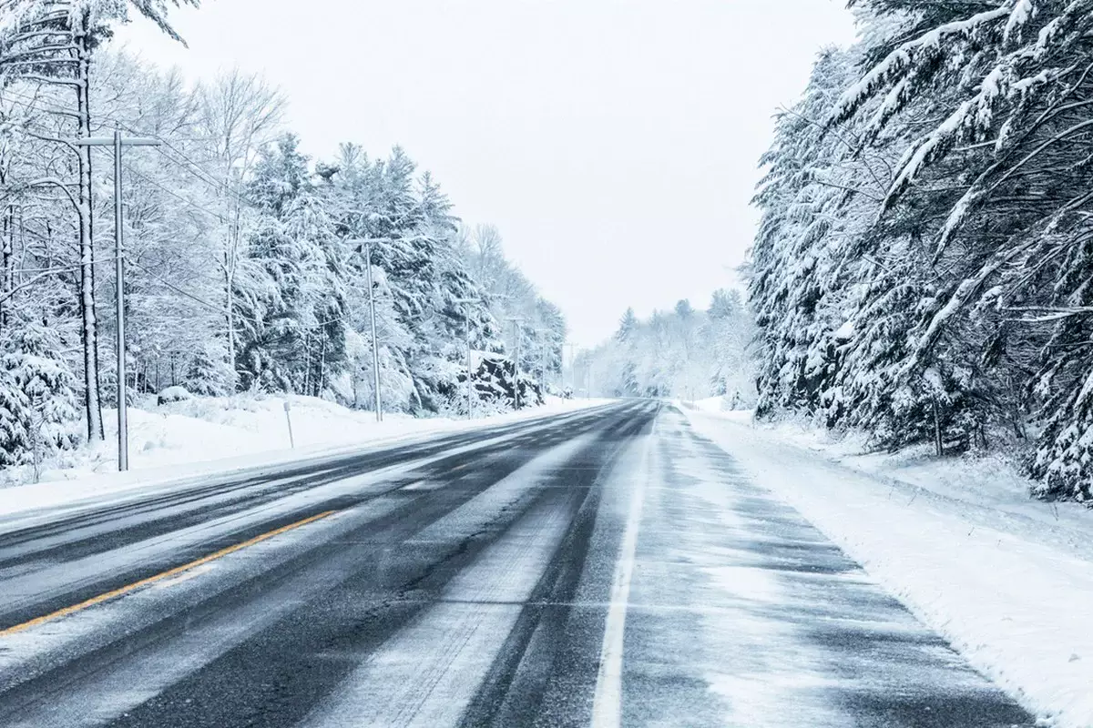 Туман, метель и гололед: в 15 регионах Казахстана объявили штормовое предупреждение