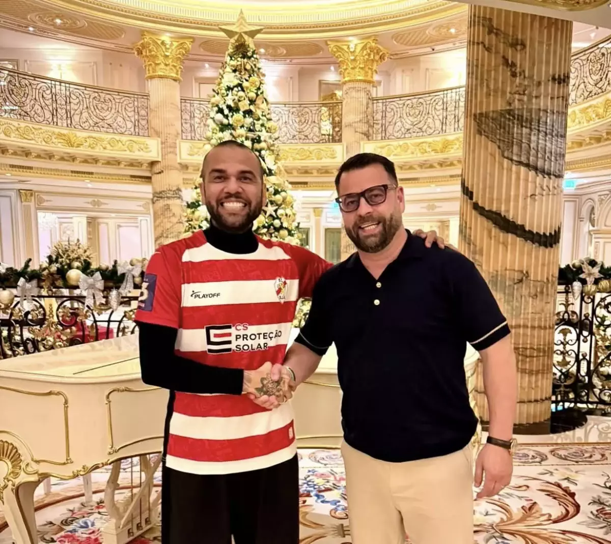 Дани Алвес Португалияның футбол клубын сатып алды