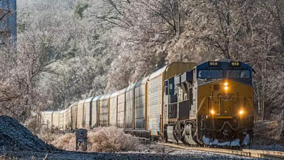Ақтауда пойыз бен автокөлік соқтығысты