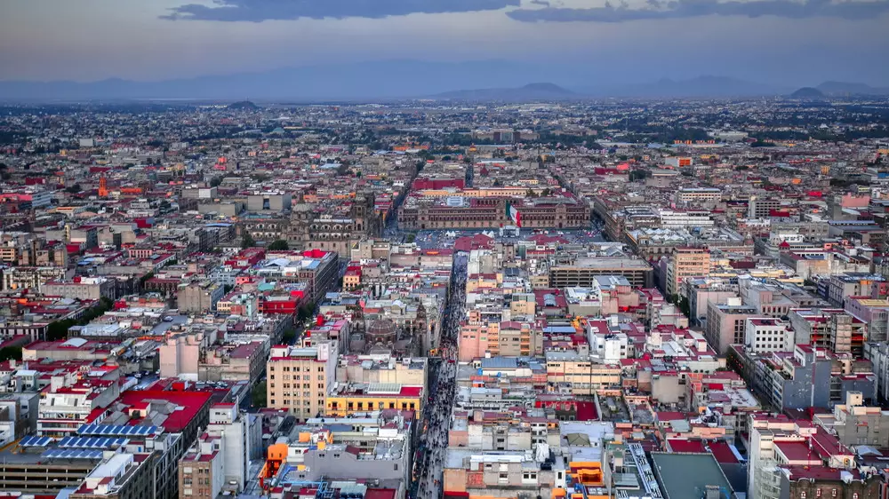 Сильное землетрясение прервало выступление президента Мексики