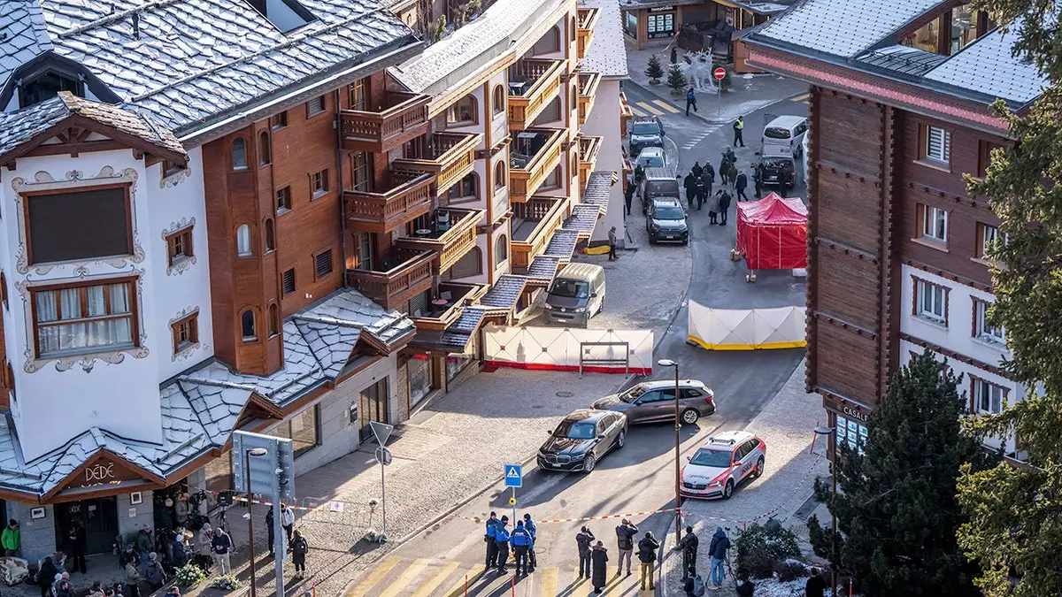 Швейцарский ночной клуб рекламировал трюки с горящими бутылками перед смертельным пожаром в переполненном новогоднем заведении.