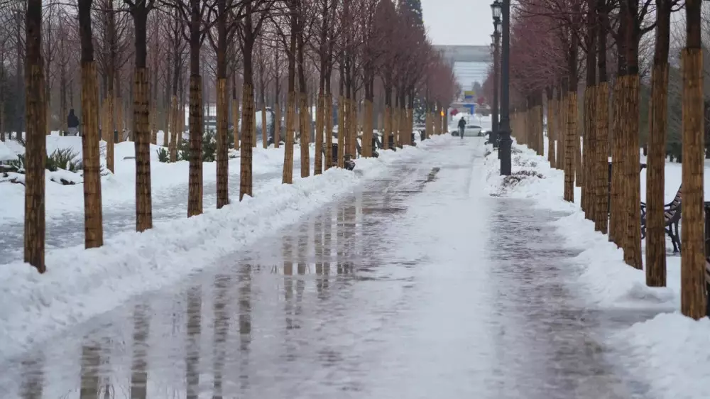 Погода в Казахстане 3 января: потеплеет, местами возможны дождь и снег