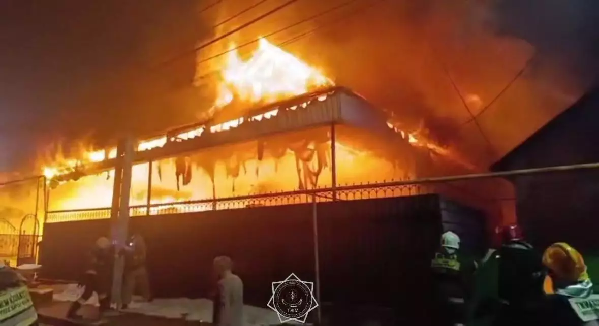 Пожар в Алатауском районе полностью ликвидирован в Алматы