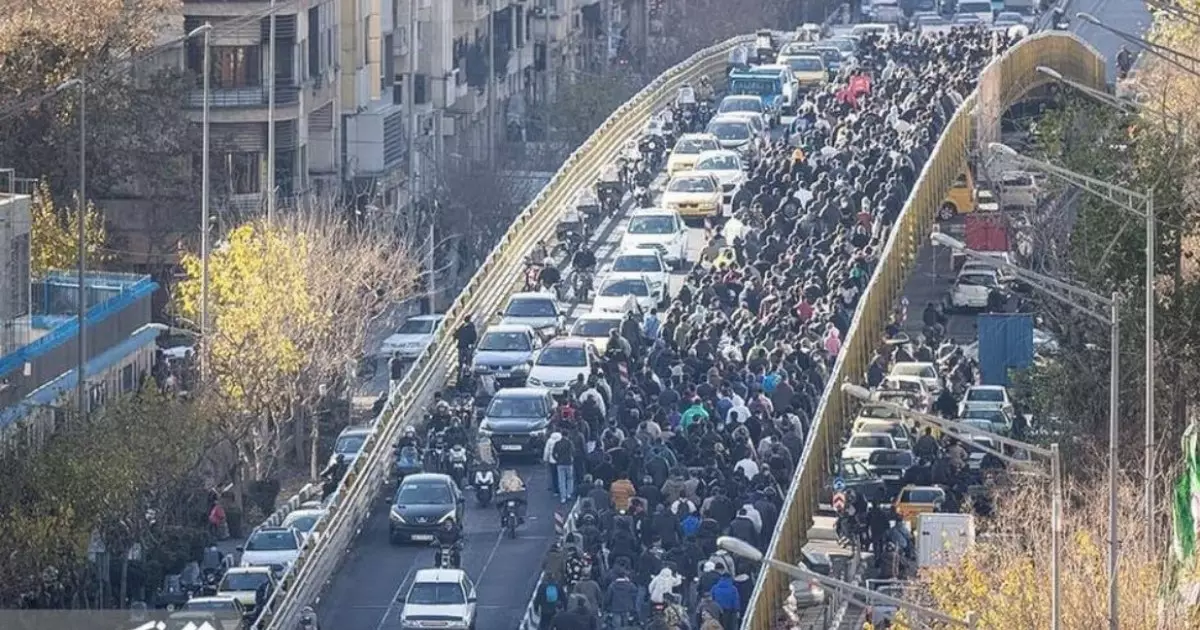  Иранда жаппай наразылық үшінші күн қатарынан жалғасуда 