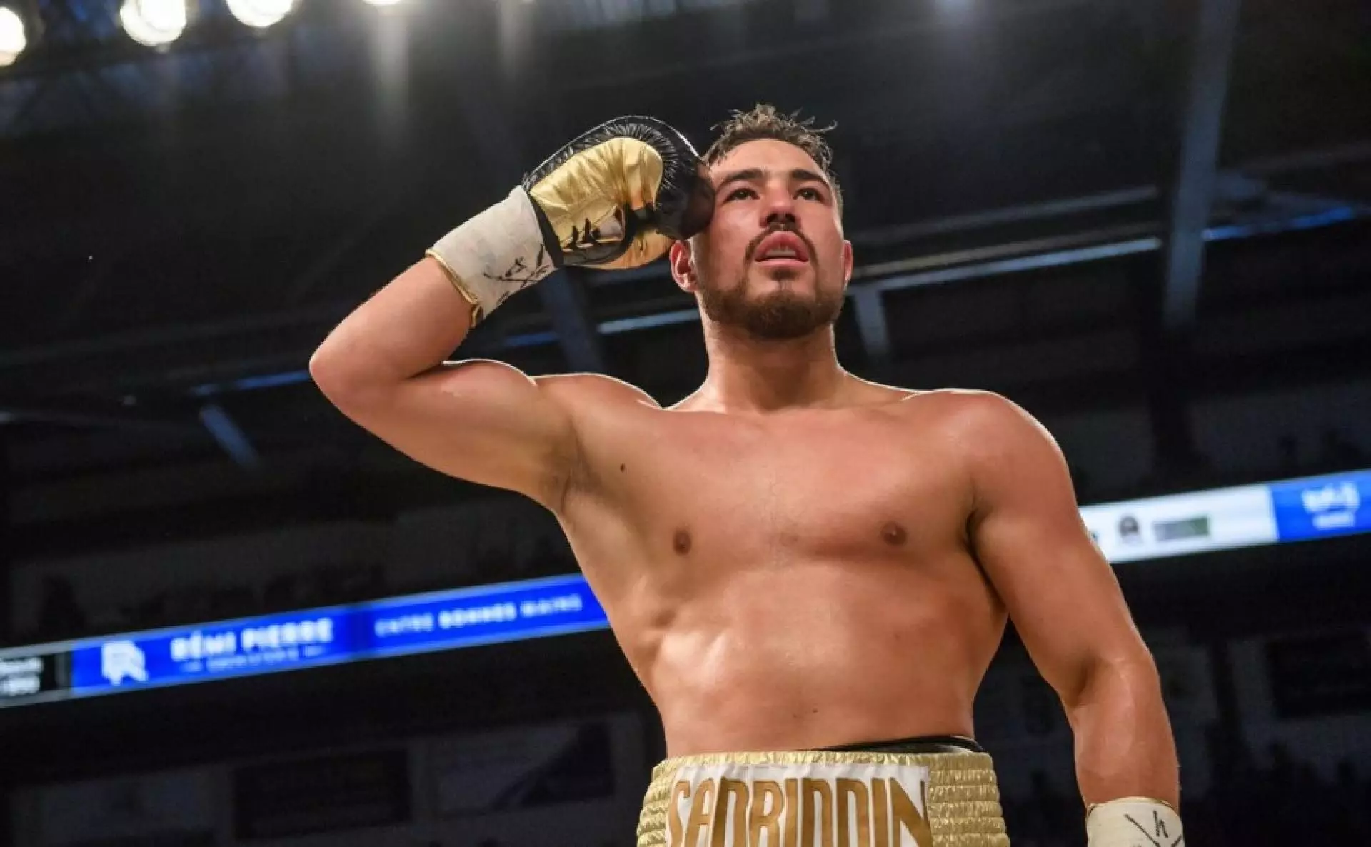 Непобежденный казахский боксер назвал дату следующего боя