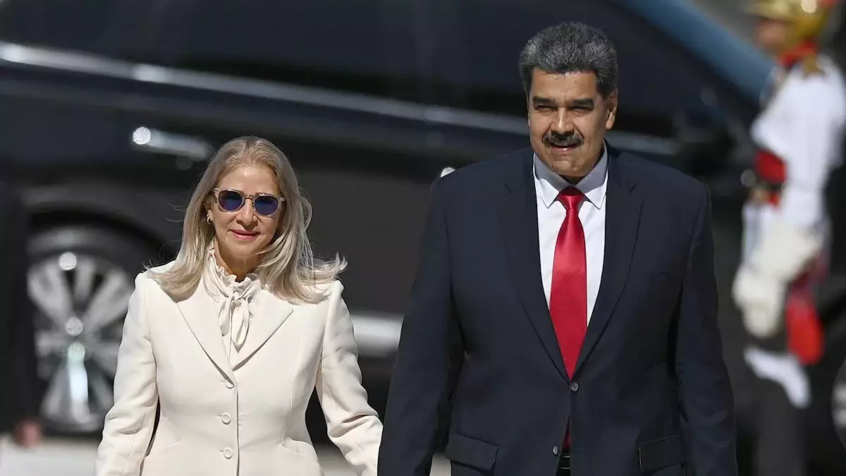 АҚШ Венесуэла президенті мен оның әйеліне «есірткі тасымалымен айналысты» деген айып тақты