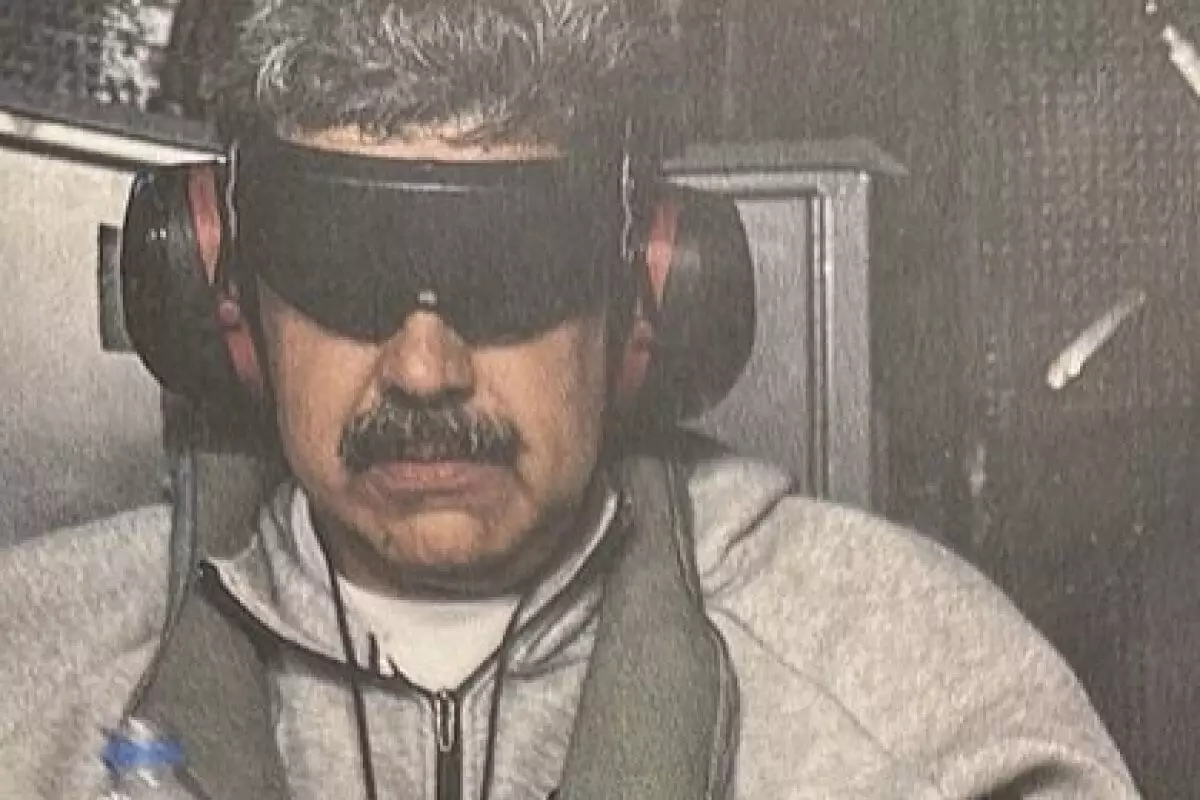 Трамп опубликовал фото захваченного Мадуро на корабле ВМС США