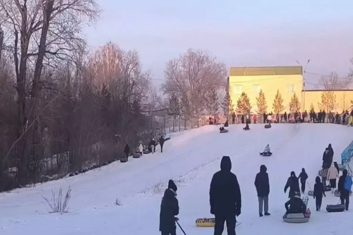 Ребенок получил серьезные травмы на стихийной горке в Павлодаре