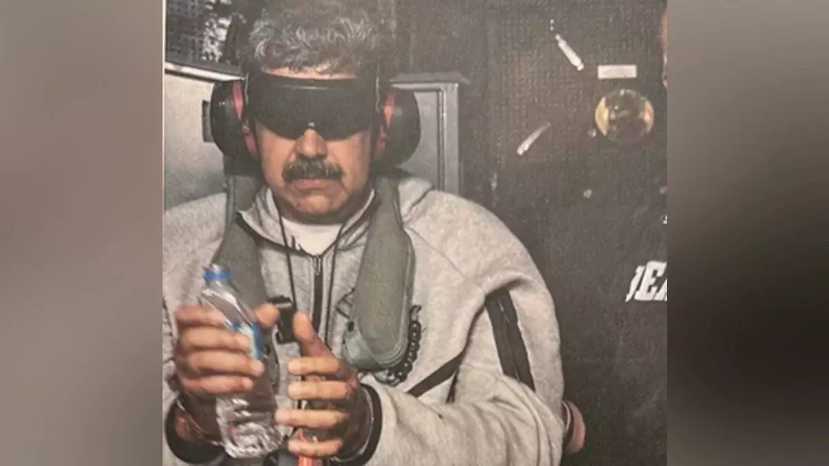 Трамп показал фото захваченного Мадуро